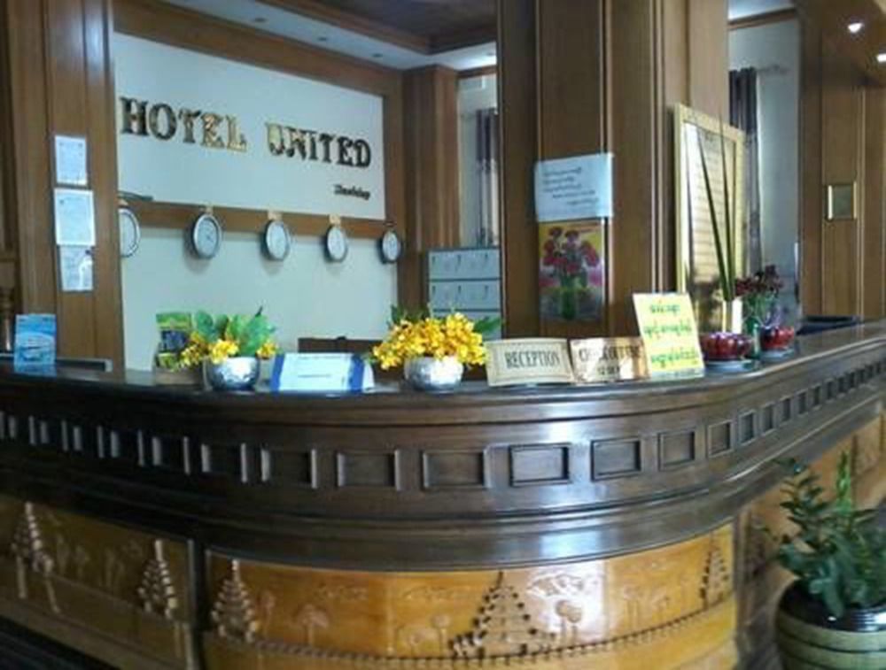 Hotel United Mandalay Bagian luar foto