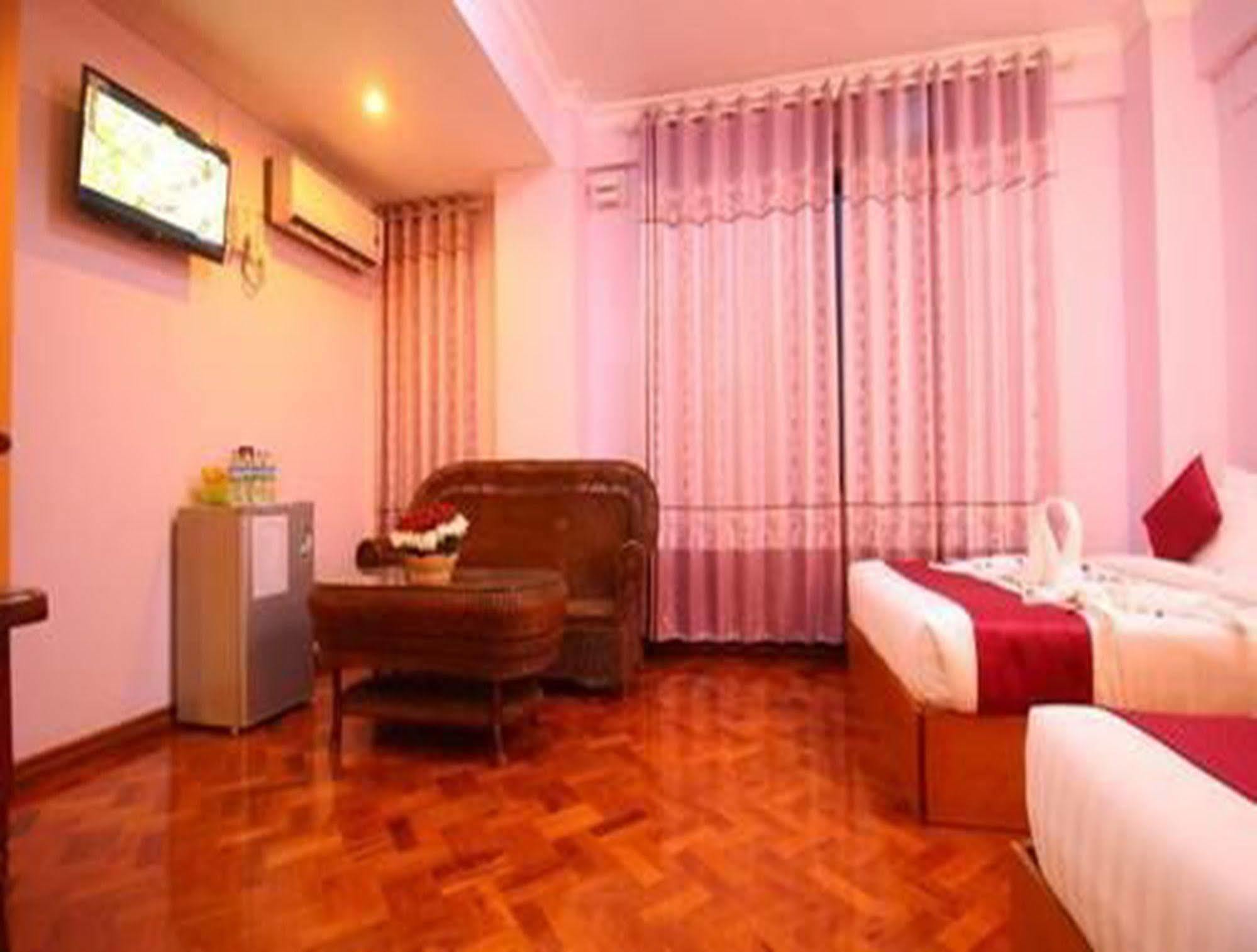 Hotel United Mandalay Bagian luar foto