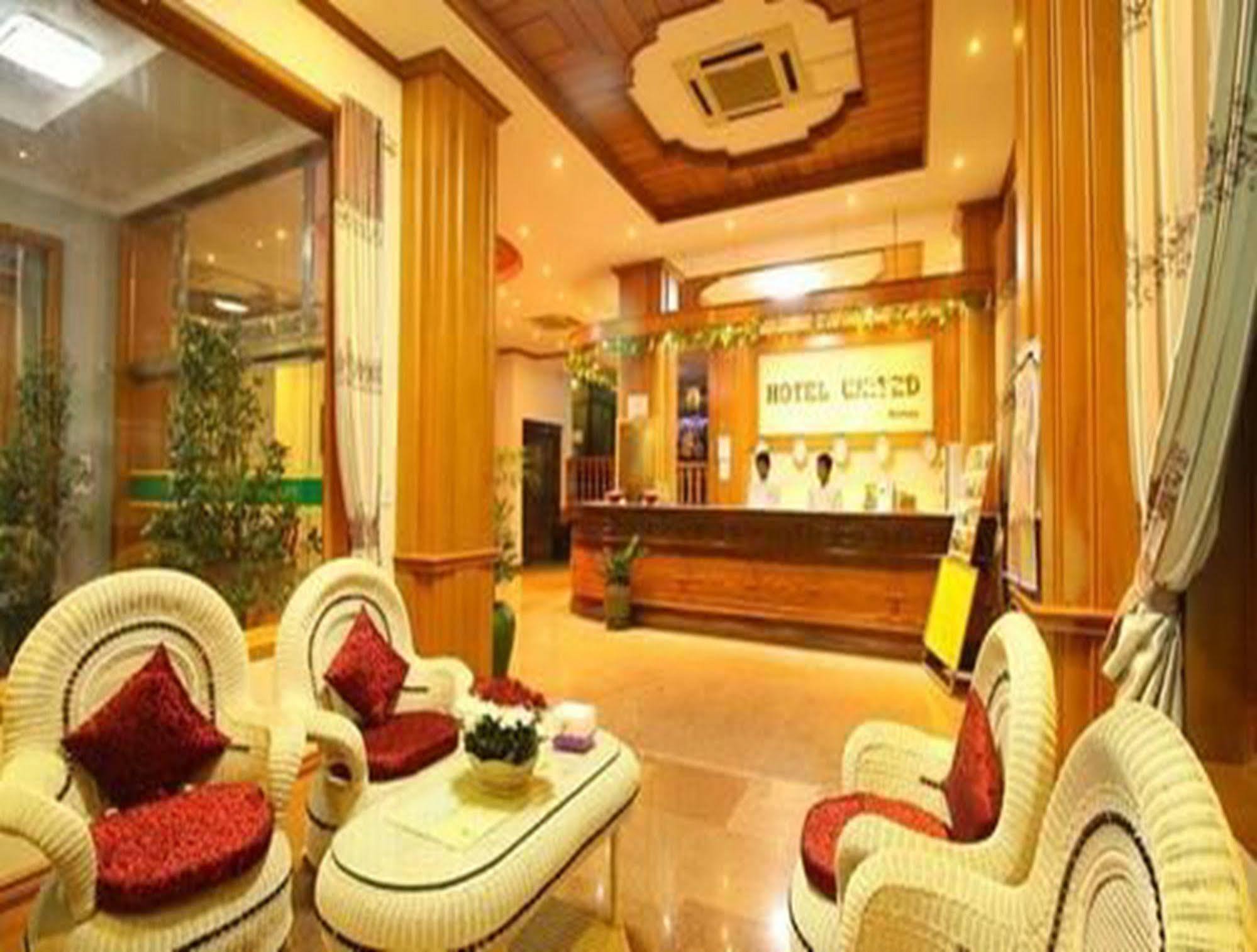 Hotel United Mandalay Bagian luar foto