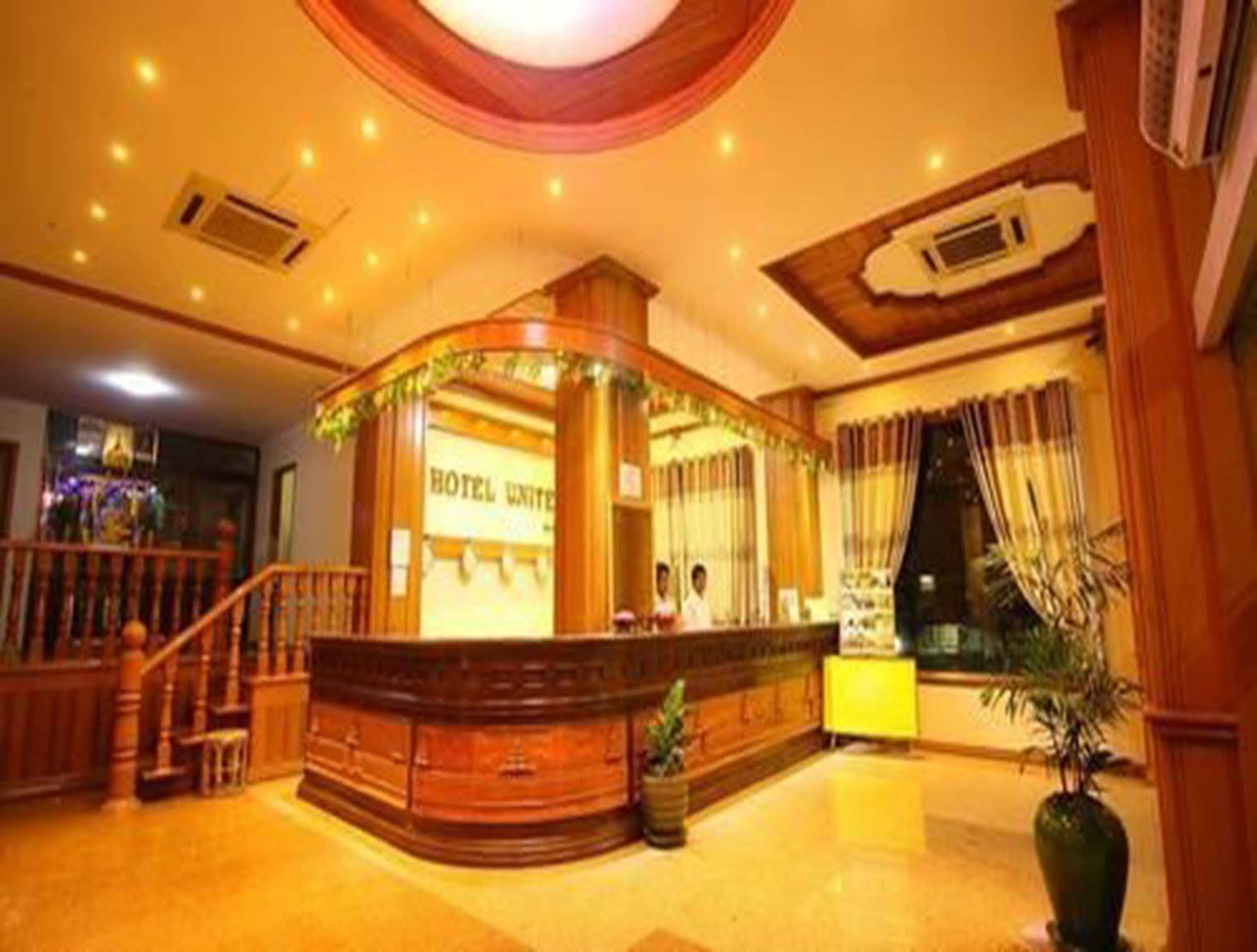 Hotel United Mandalay Bagian luar foto
