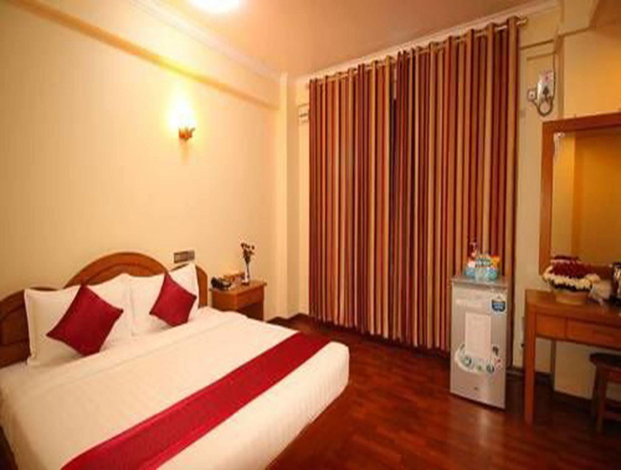 Hotel United Mandalay Bagian luar foto