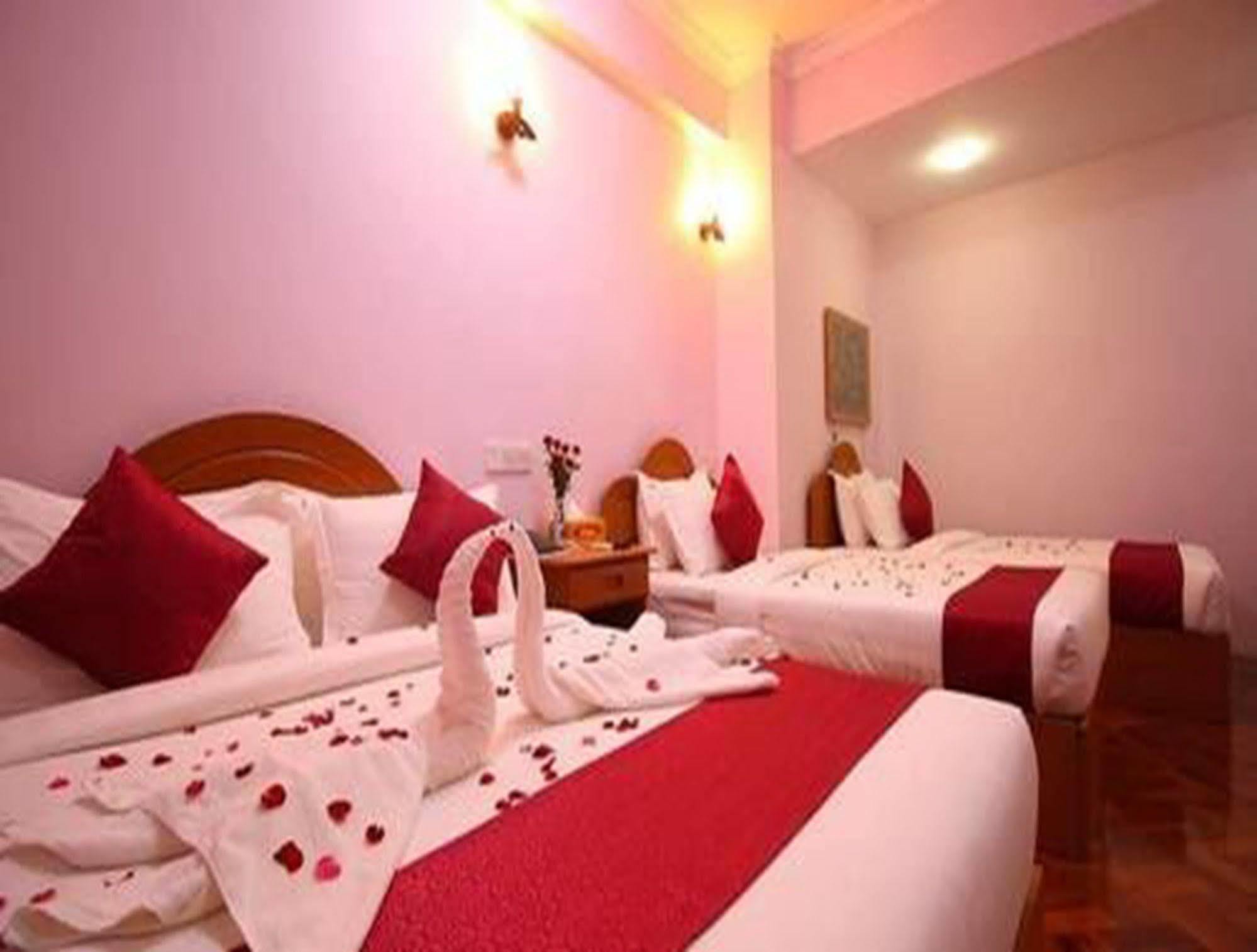 Hotel United Mandalay Bagian luar foto
