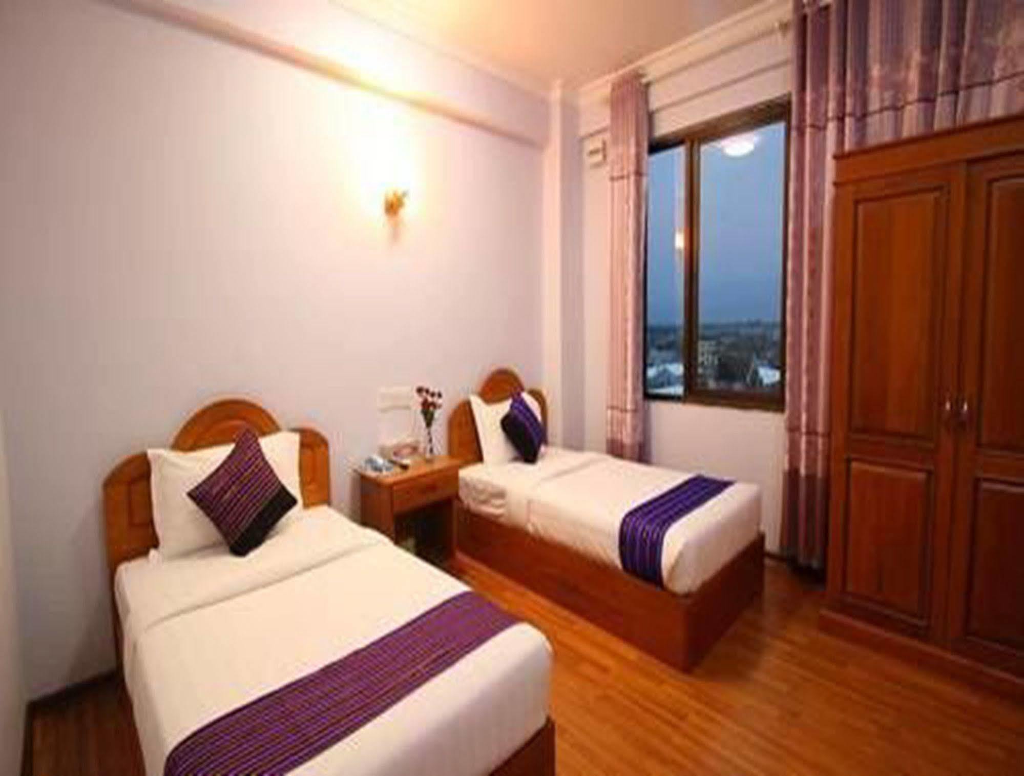 Hotel United Mandalay Bagian luar foto